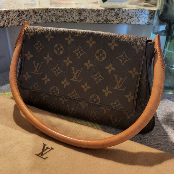 Authentic Louis Vuitton Vintage Monogram Mini Looping Shoulder Bag /Hand Bag - Picture 2 of 14